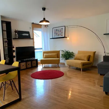 Chalet En Coruna De Diseno, Con Piscina Y Gimnasio *